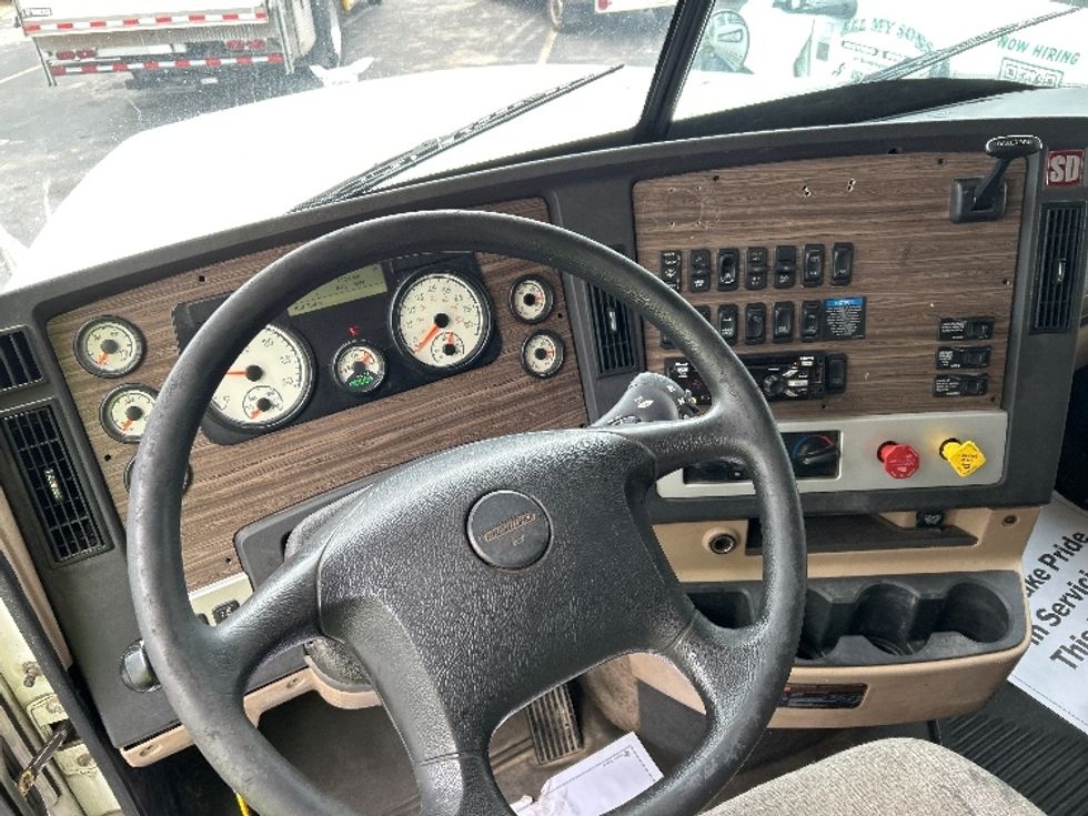 Sleeper Tractor-Heavy Duty Tractors-Freightliner-2020-D12264SD-Homewood-AL-636,269\n\t\tmiles-$ 63,750 - Image 11