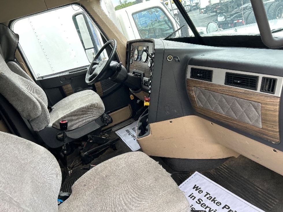 Sleeper Tractor-Heavy Duty Tractors-Freightliner-2020-D12264SD-Homewood-AL-636,269\n\t\tmiles-$ 63,750 - Image 14
