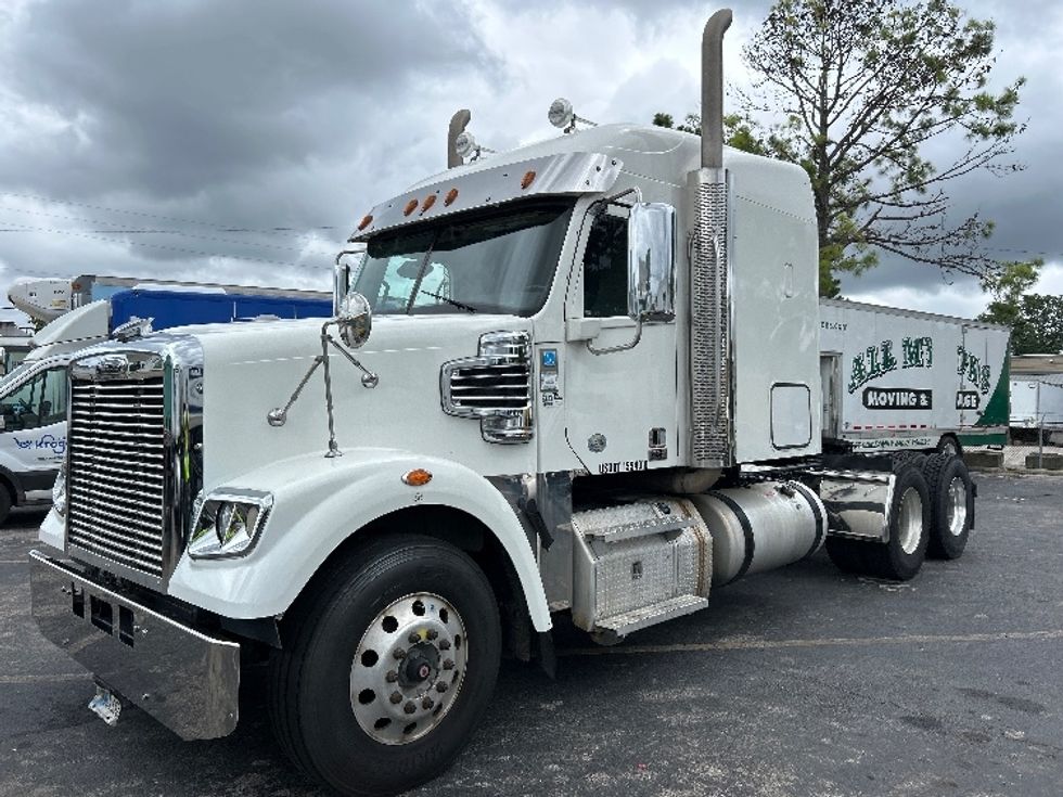 Sleeper Tractor-Heavy Duty Tractors-Freightliner-2020-D12264SD-Homewood-AL-636,269\n\t\tmiles-$ 63,750 - Image 3