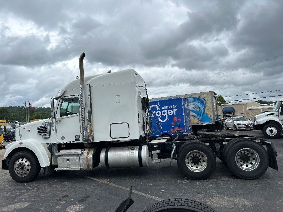 Sleeper Tractor-Heavy Duty Tractors-Freightliner-2020-D12264SD-Homewood-AL-636,269\n\t\tmiles-$ 63,750 - Image 4