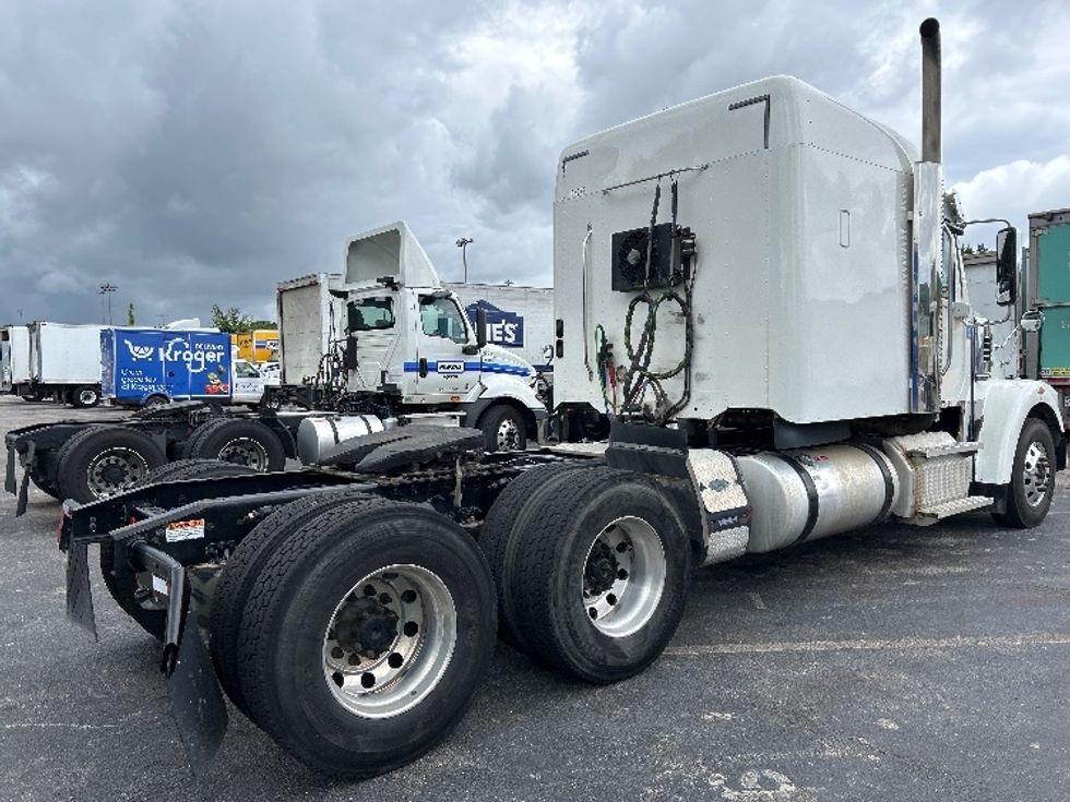 Sleeper Tractor-Heavy Duty Tractors-Freightliner-2020-D12264SD-Homewood-AL-636,269\n\t\tmiles-$ 63,750 - Image 7