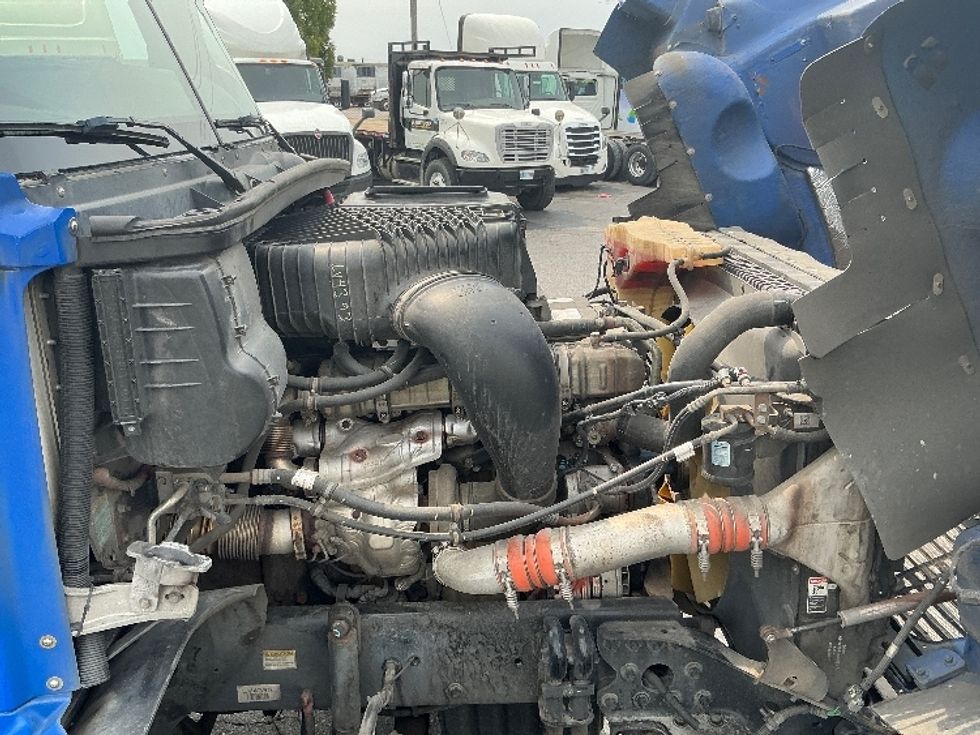 Sleeper Tractor-Heavy Duty Tractors-Freightliner-2020-D12264SD-Moberly-MO-645,043\n\t\tmiles-$ 61,000 - Image 20