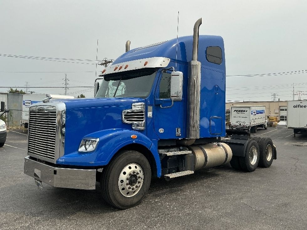 Sleeper Tractor-Heavy Duty Tractors-Freightliner-2020-D12264SD-Moberly-MO-645,043\n\t\tmiles-$ 61,000 - Image 3