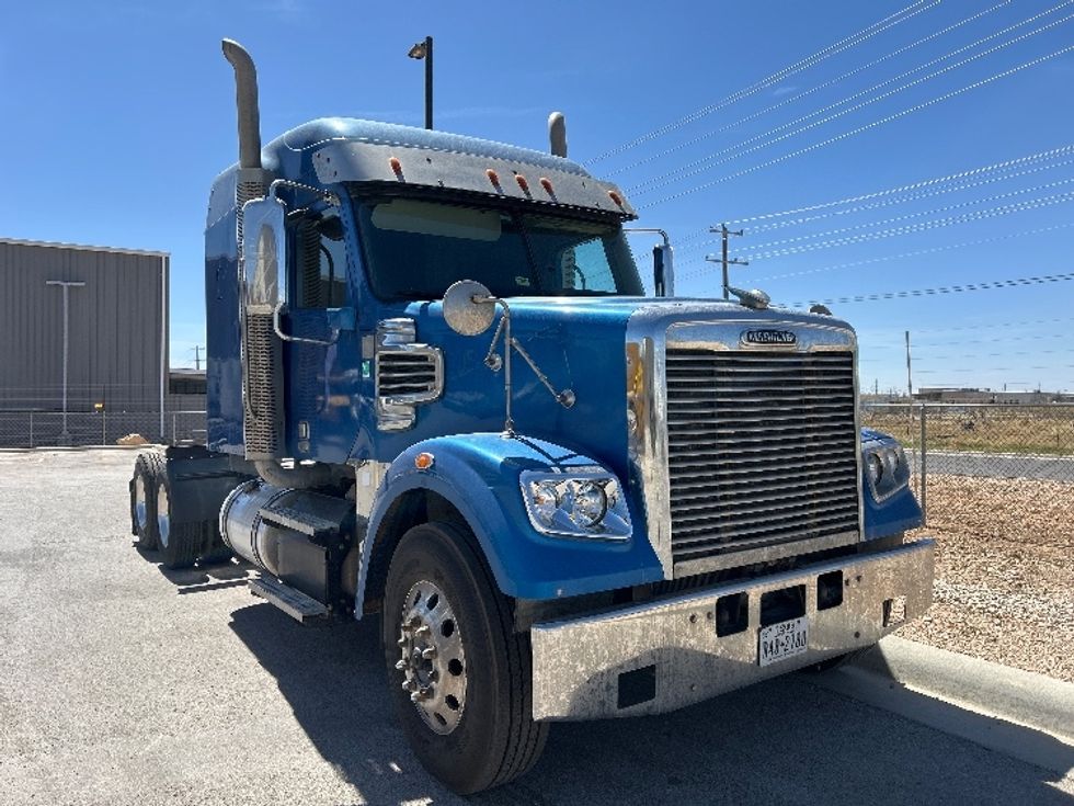 Sleeper Tractor-Heavy Duty Tractors-Freightliner-2020-D12264SD-Odessa-TX-337,148\n\t\tmiles-$ 79,250 - Image 1