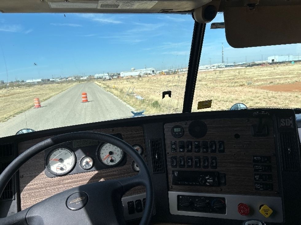 Sleeper Tractor-Heavy Duty Tractors-Freightliner-2020-D12264SD-Odessa-TX-337,148\n\t\tmiles-$ 79,250 - Image 11