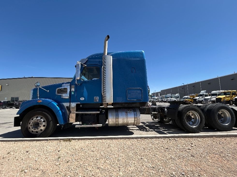 Sleeper Tractor-Heavy Duty Tractors-Freightliner-2020-D12264SD-Odessa-TX-337,148\n\t\tmiles-$ 79,250 - Image 4