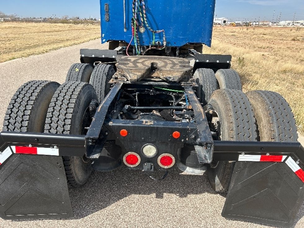 Sleeper Tractor-Heavy Duty Tractors-Freightliner-2020-D12264SD-Odessa-TX-337,148\n\t\tmiles-$ 79,250 - Image 6