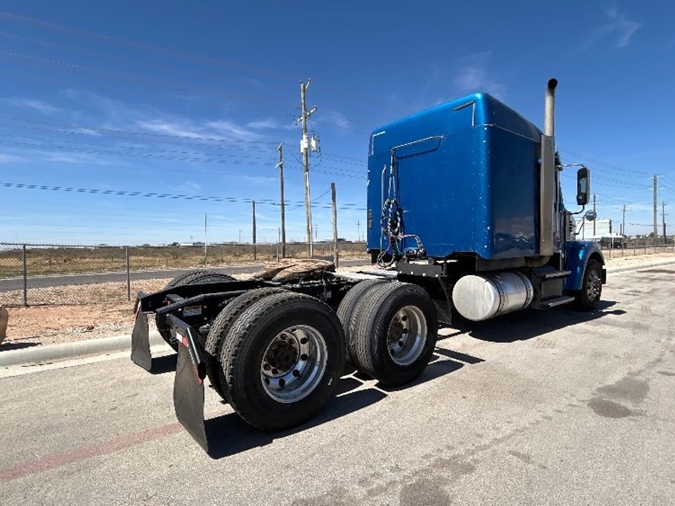 Sleeper Tractor-Heavy Duty Tractors-Freightliner-2020-D12264SD-Odessa-TX-337,148\n\t\tmiles-$ 79,250 - Image 7