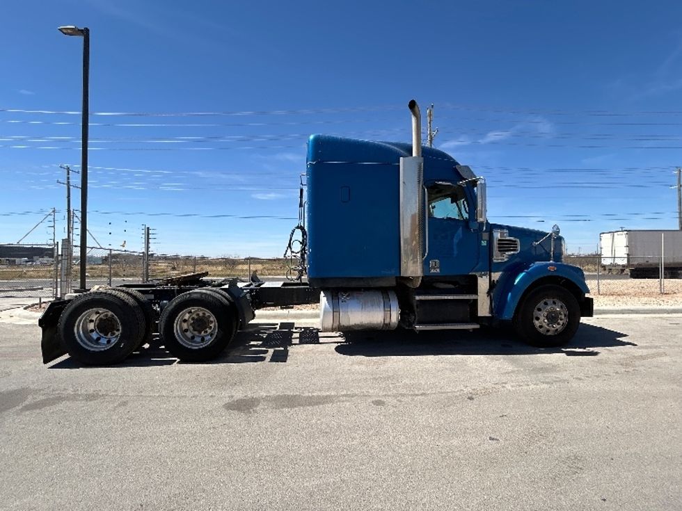 Sleeper Tractor-Heavy Duty Tractors-Freightliner-2020-D12264SD-Odessa-TX-337,148\n\t\tmiles-$ 79,250 - Image 8