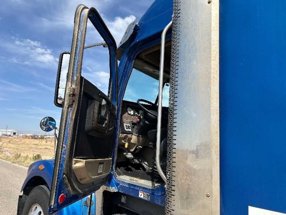 Sleeper Tractor-Heavy Duty Tractors-Freightliner-2020-D12264SD-Odessa-TX-337,148\n\t\tmiles-$ 79,250 - Image 9