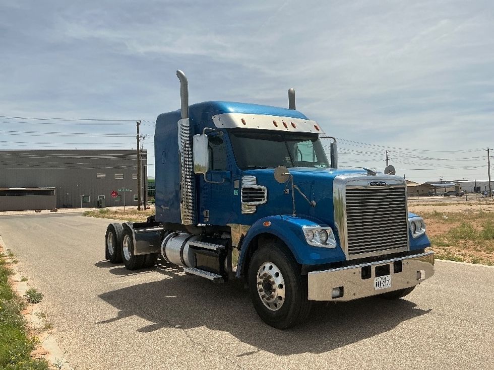 Sleeper Tractor-Heavy Duty Tractors-Freightliner-2020-D12264SD-Odessa-TX-374,276\n\t\tmiles-$ 74,500 - Image 1