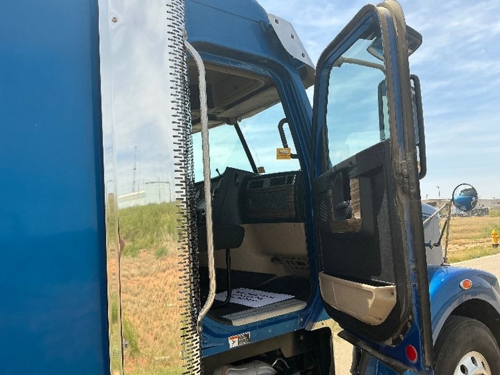 Sleeper Tractor-Heavy Duty Tractors-Freightliner-2020-D12264SD-Odessa-TX-374,276\n\t\tmiles-$ 74,500 - Image 11