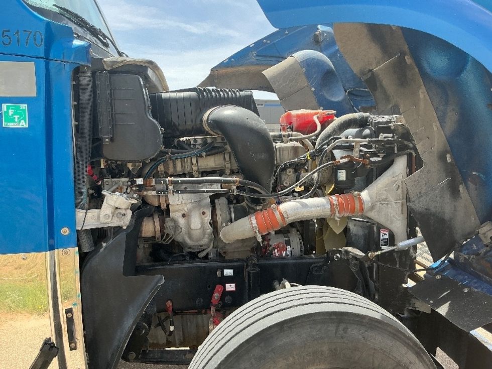 Sleeper Tractor-Heavy Duty Tractors-Freightliner-2020-D12264SD-Odessa-TX-374,276\n\t\tmiles-$ 74,500 - Image 18