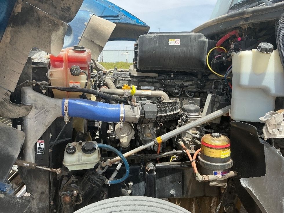 Sleeper Tractor-Heavy Duty Tractors-Freightliner-2020-D12264SD-Odessa-TX-374,276\n\t\tmiles-$ 74,500 - Image 19