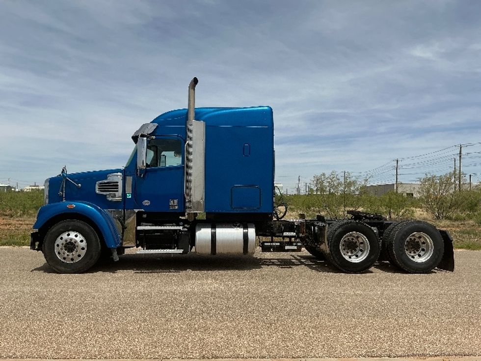 Sleeper Tractor-Heavy Duty Tractors-Freightliner-2020-D12264SD-Odessa-TX-374,276\n\t\tmiles-$ 74,500 - Image 3