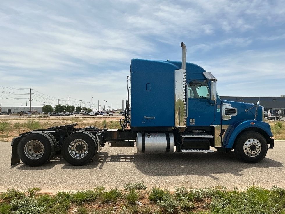 Sleeper Tractor-Heavy Duty Tractors-Freightliner-2020-D12264SD-Odessa-TX-374,276\n\t\tmiles-$ 74,500 - Image 7