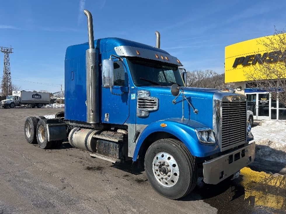 Sleeper Tractor-Heavy Duty Tractors-Freightliner-2020-D12264SD-Pittsburgh-PA-214,214\n\t\tmiles-$ 78,000 - Image 1
