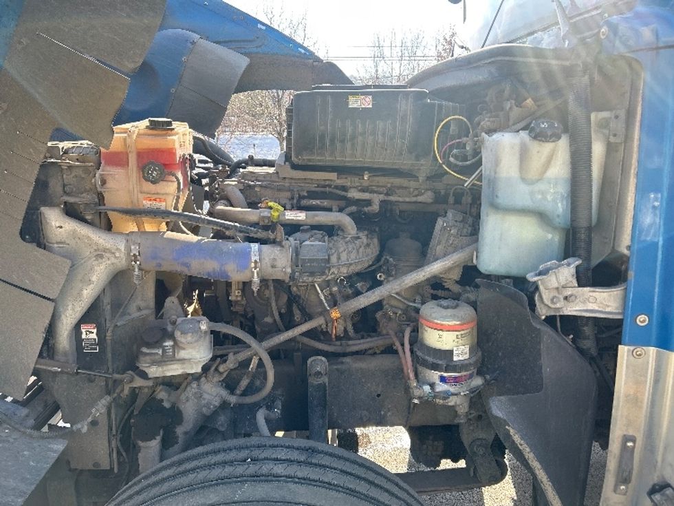 Sleeper Tractor-Heavy Duty Tractors-Freightliner-2020-D12264SD-Pittsburgh-PA-214,214\n\t\tmiles-$ 78,000 - Image 21