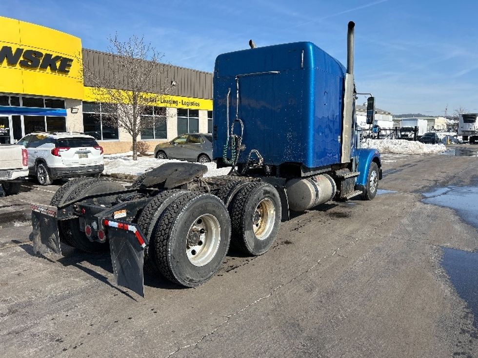 Sleeper Tractor-Heavy Duty Tractors-Freightliner-2020-D12264SD-Pittsburgh-PA-214,214\n\t\tmiles-$ 78,000 - Image 7