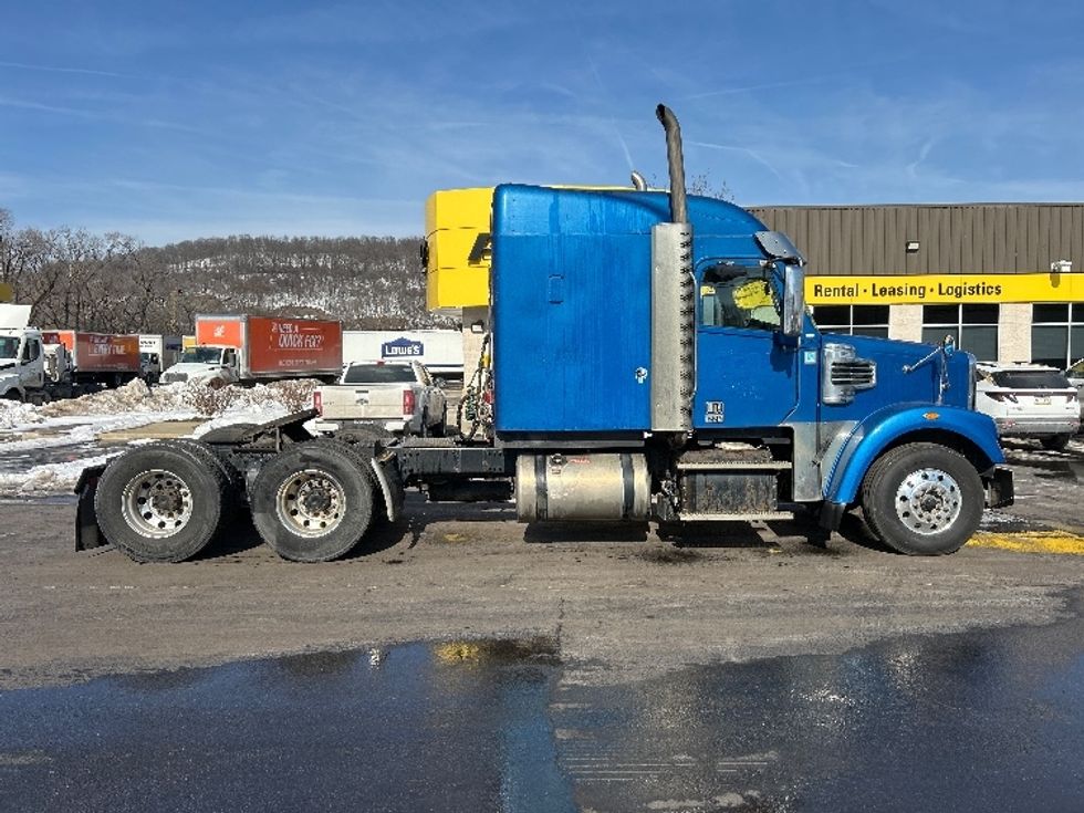 Sleeper Tractor-Heavy Duty Tractors-Freightliner-2020-D12264SD-Pittsburgh-PA-214,214\n\t\tmiles-$ 78,000 - Image 8