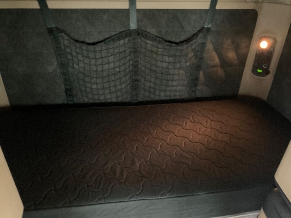 Sleeper Tractor-Heavy Duty Tractors-Freightliner-2020-D12264SD-Pittsburgh-PA-258,895\n\t\tmiles-$ 75,500 - Image 17