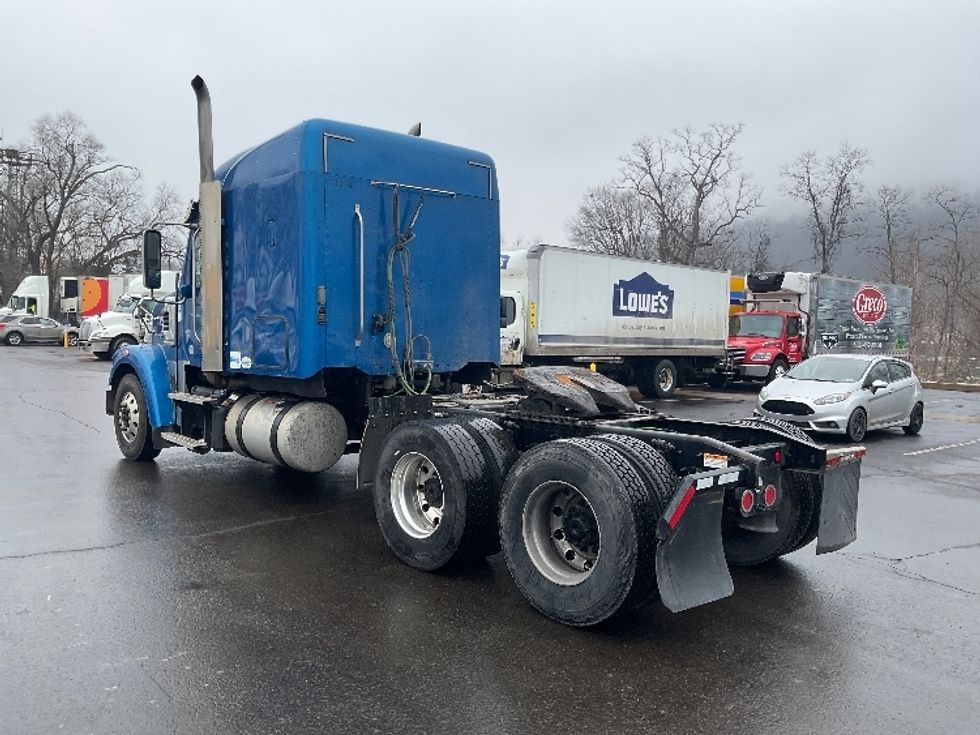 Sleeper Tractor-Heavy Duty Tractors-Freightliner-2020-D12264SD-Pittsburgh-PA-258,895\n\t\tmiles-$ 75,500 - Image 5