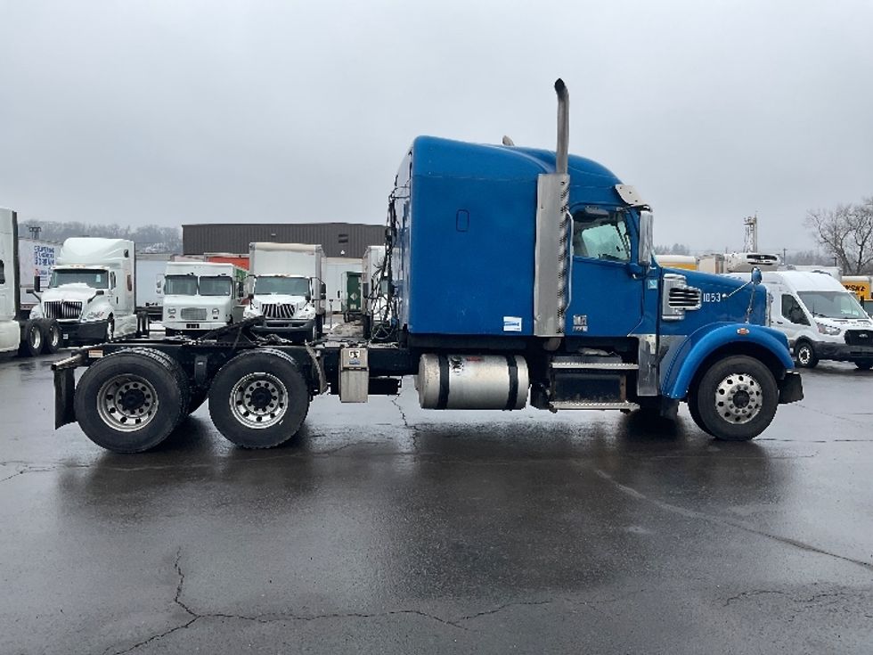 Sleeper Tractor-Heavy Duty Tractors-Freightliner-2020-D12264SD-Pittsburgh-PA-258,895\n\t\tmiles-$ 75,500 - Image 8