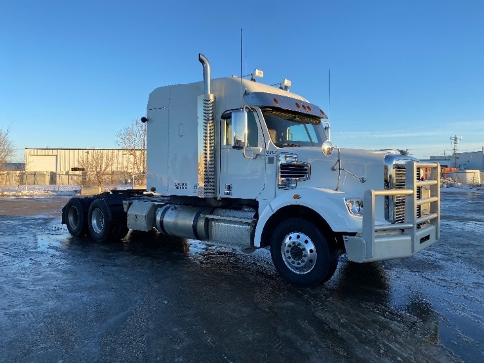 Sleeper Tractor-Heavy Duty Tractors-Freightliner-2020-D12264SD-Saskatoon-SK-746,466\n\t\tkm-$ 84,250 - Image 1