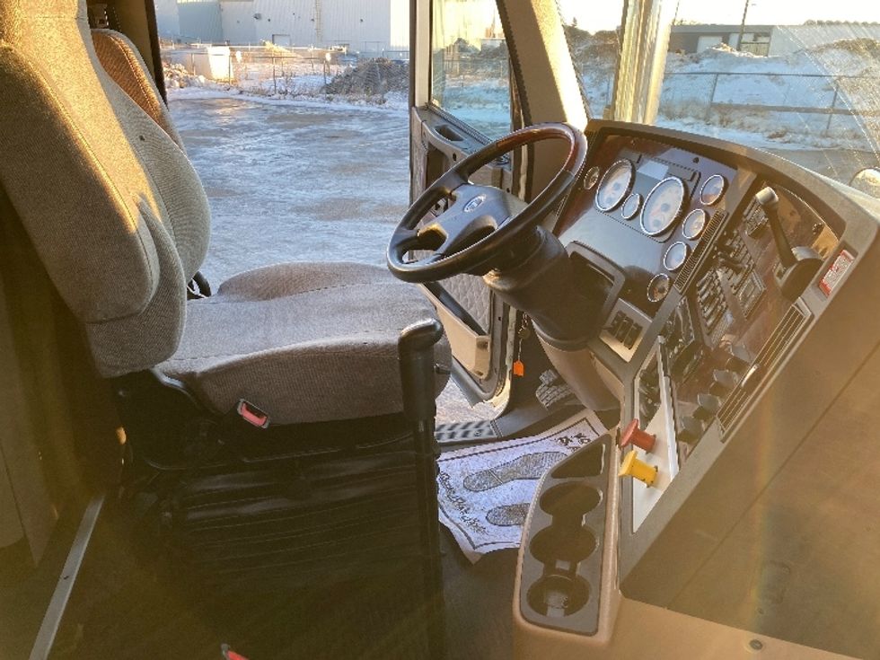 Sleeper Tractor-Heavy Duty Tractors-Freightliner-2020-D12264SD-Saskatoon-SK-746,466\n\t\tkm-$ 84,250 - Image 15