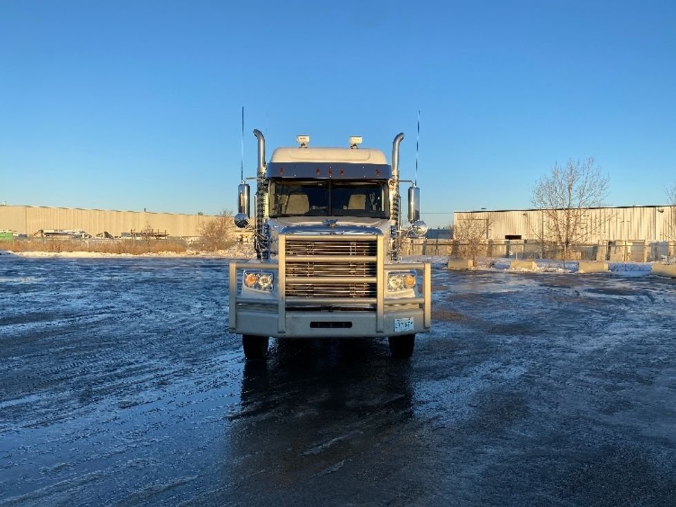 Sleeper Tractor-Heavy Duty Tractors-Freightliner-2020-D12264SD-Saskatoon-SK-746,466\n\t\tkm-$ 84,250 - Image 2