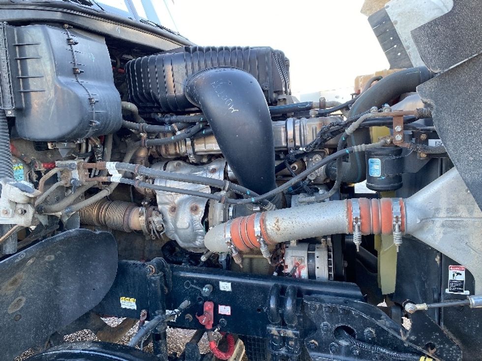 Sleeper Tractor-Heavy Duty Tractors-Freightliner-2020-D12264SD-Saskatoon-SK-746,466\n\t\tkm-$ 84,250 - Image 20