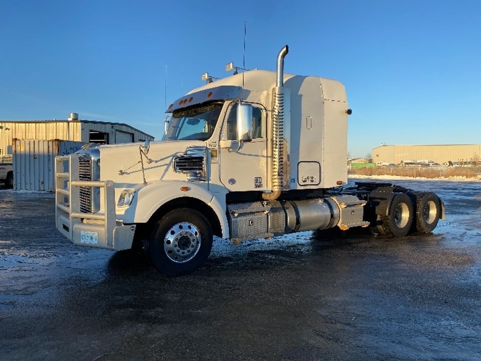 Sleeper Tractor-Heavy Duty Tractors-Freightliner-2020-D12264SD-Saskatoon-SK-746,466\n\t\tkm-$ 84,250 - Image 3
