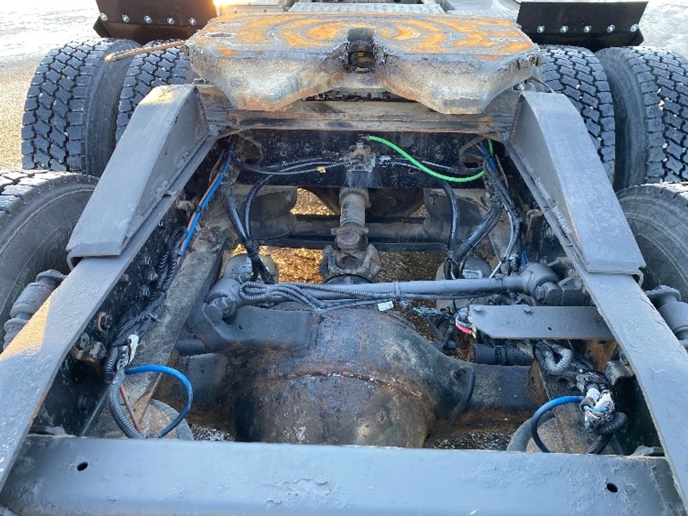 Sleeper Tractor-Heavy Duty Tractors-Freightliner-2020-D12264SD-Saskatoon-SK-746,466\n\t\tkm-$ 84,250 - Image 6