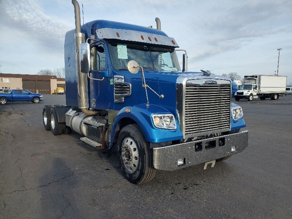 Sleeper Tractor-Heavy Duty Tractors-Freightliner-2020-D12264SD-White Deer-PA-281,960\n\t\tmiles-$ 75,250 - Image 1