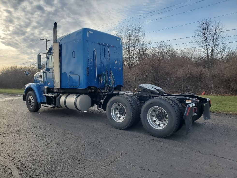 Sleeper Tractor-Heavy Duty Tractors-Freightliner-2020-D12264SD-White Deer-PA-281,960\n\t\tmiles-$ 75,250 - Image 5
