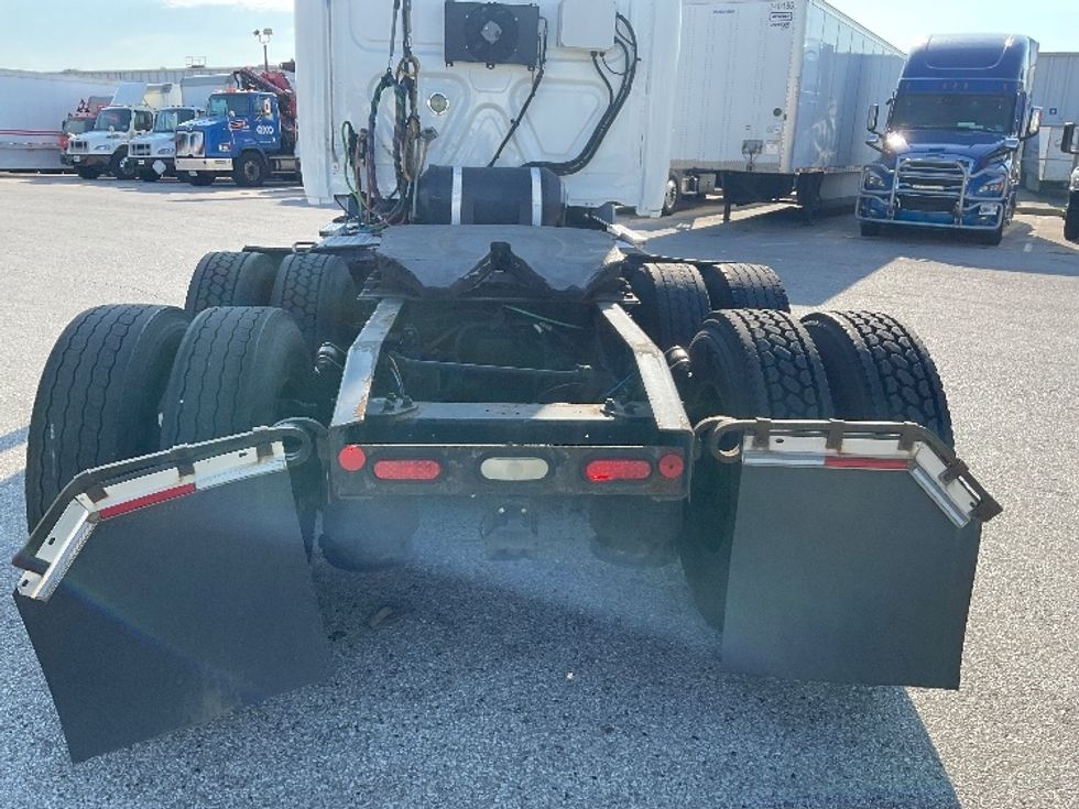 Sleeper Tractor-Heavy Duty Tractors-Freightliner-2020-T11662ST-Poplar Bluff-MO-399,610\n\t\tmiles-$ 67,000 - Image 6