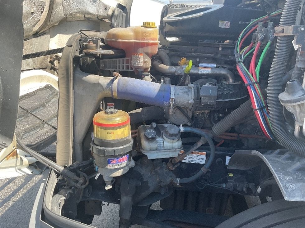 Sleeper Tractor-Heavy Duty Tractors-Freightliner-2020-T11664ST-Akron-OH-526,327\n\t\tmiles-$ 63,750 - Image 20