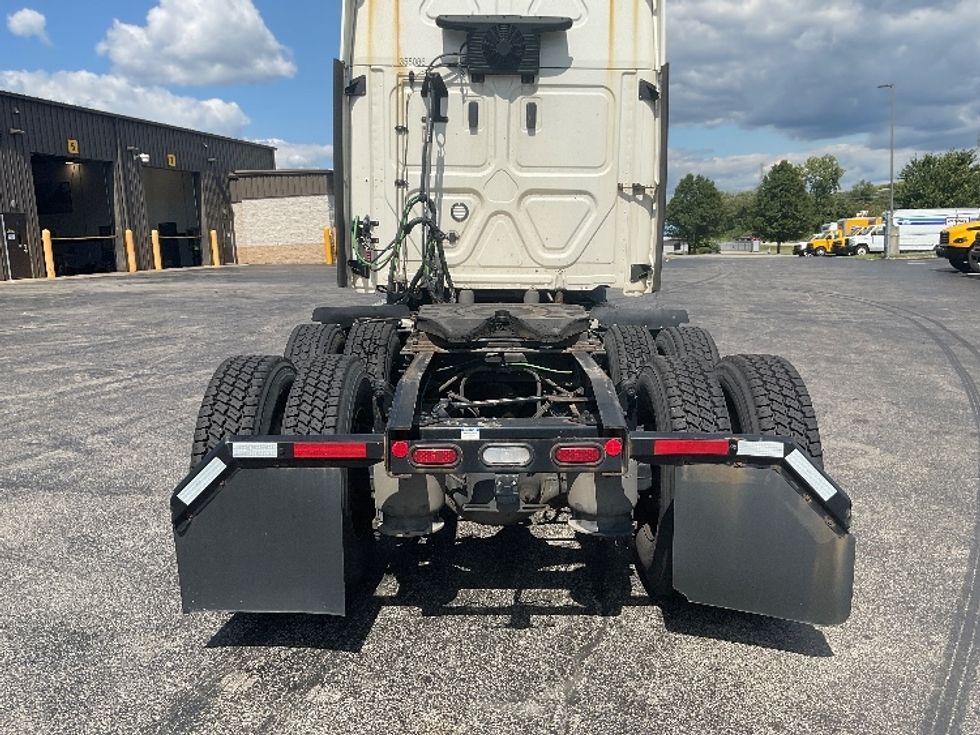 Sleeper Tractor-Heavy Duty Tractors-Freightliner-2020-T11664ST-Akron-OH-526,327\n\t\tmiles-$ 63,750 - Image 6