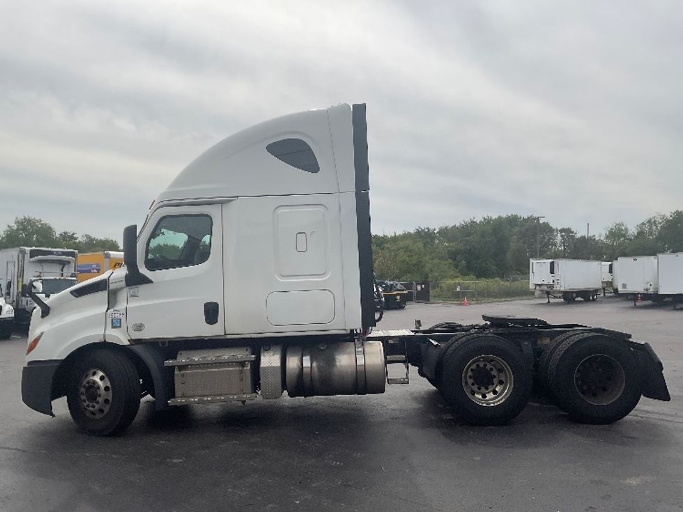 2020 Freightliner Cascadia photo 4