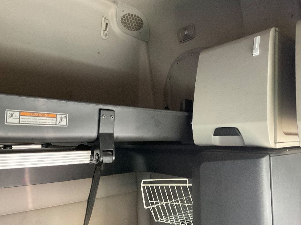 Sleeper Tractor-Heavy Duty Tractors-Freightliner-2020-T11664ST-Akron-OH-584,296\n\t\tmiles-$ 52,000 - Image 18