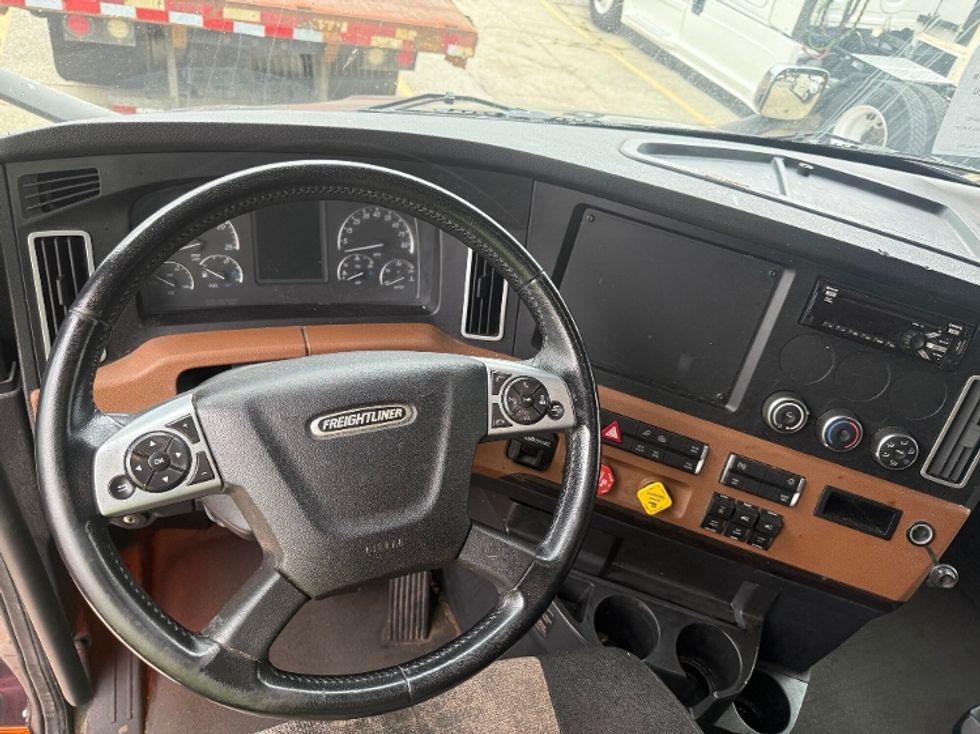 Sleeper Tractor-Heavy Duty Tractors-Freightliner-2020-T11664ST-Birmingham-AL-487,888\n\t\tmiles-$ 58,750 - Image 10