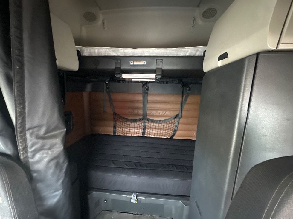 Sleeper Tractor-Heavy Duty Tractors-Freightliner-2020-T11664ST-Birmingham-AL-487,888\n\t\tmiles-$ 58,750 - Image 15