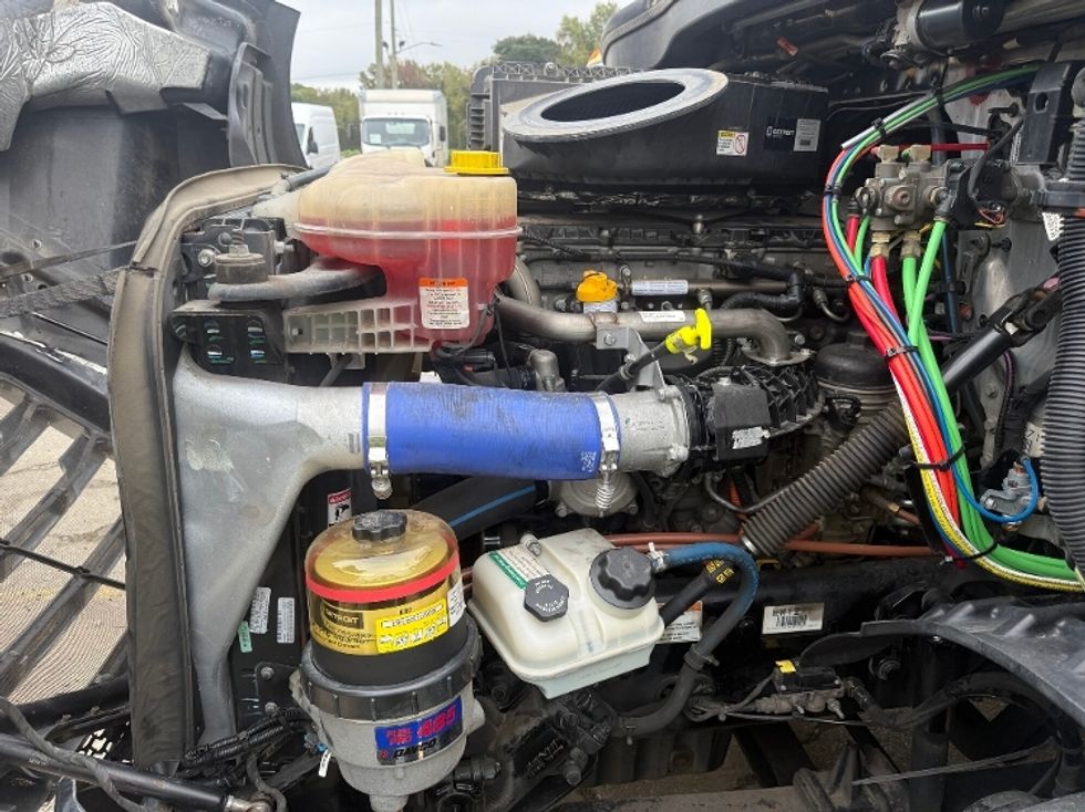 Sleeper Tractor-Heavy Duty Tractors-Freightliner-2020-T11664ST-Birmingham-AL-487,888\n\t\tmiles-$ 58,750 - Image 19