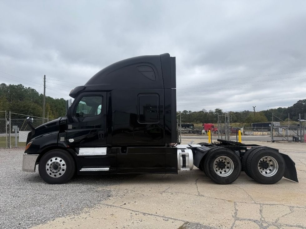 Sleeper Tractor-Heavy Duty Tractors-Freightliner-2020-T11664ST-Birmingham-AL-487,888\n\t\tmiles-$ 58,750 - Image 4