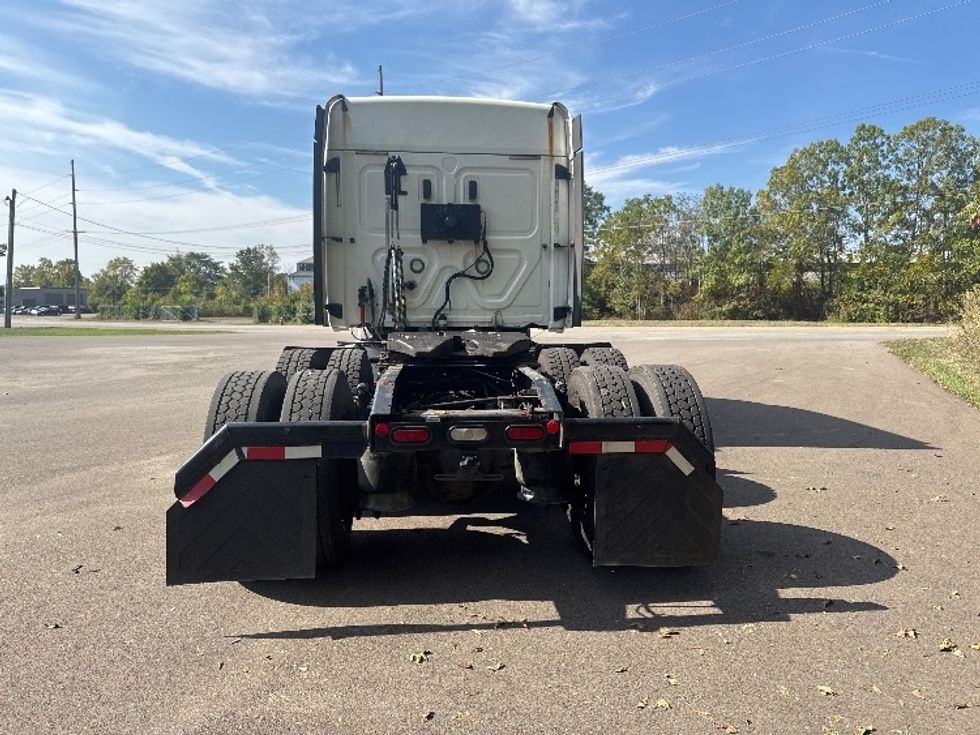 Sleeper Tractor-Heavy Duty Tractors-Freightliner-2020-T11664ST-Elmira-NY-469,913\n\t\tmiles-$ 58,500 - Image 5