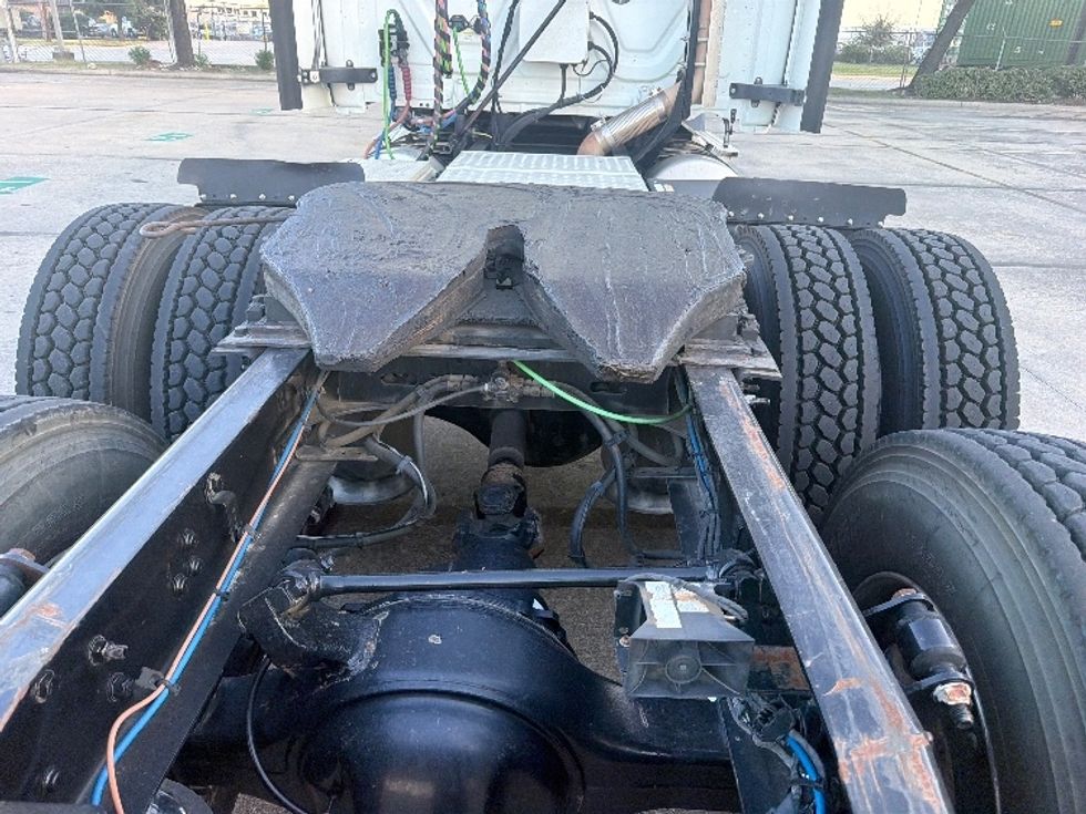 Sleeper Tractor-Heavy Duty Tractors-Freightliner-2020-T11664ST-Houston-TX-201,628\n\t\tmiles-$ 84,000 - Image 6
