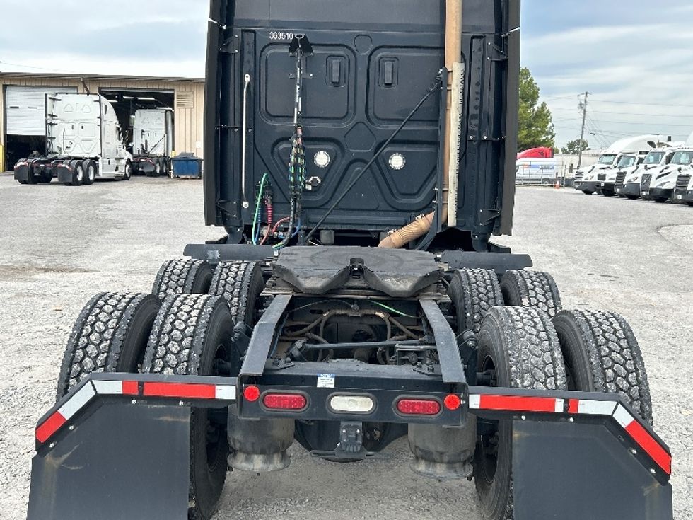 Sleeper Tractor-Heavy Duty Tractors-Freightliner-2020-T11664ST-Jackson-TN-364,983\n\t\tmiles-$ 65,750 - Image 6