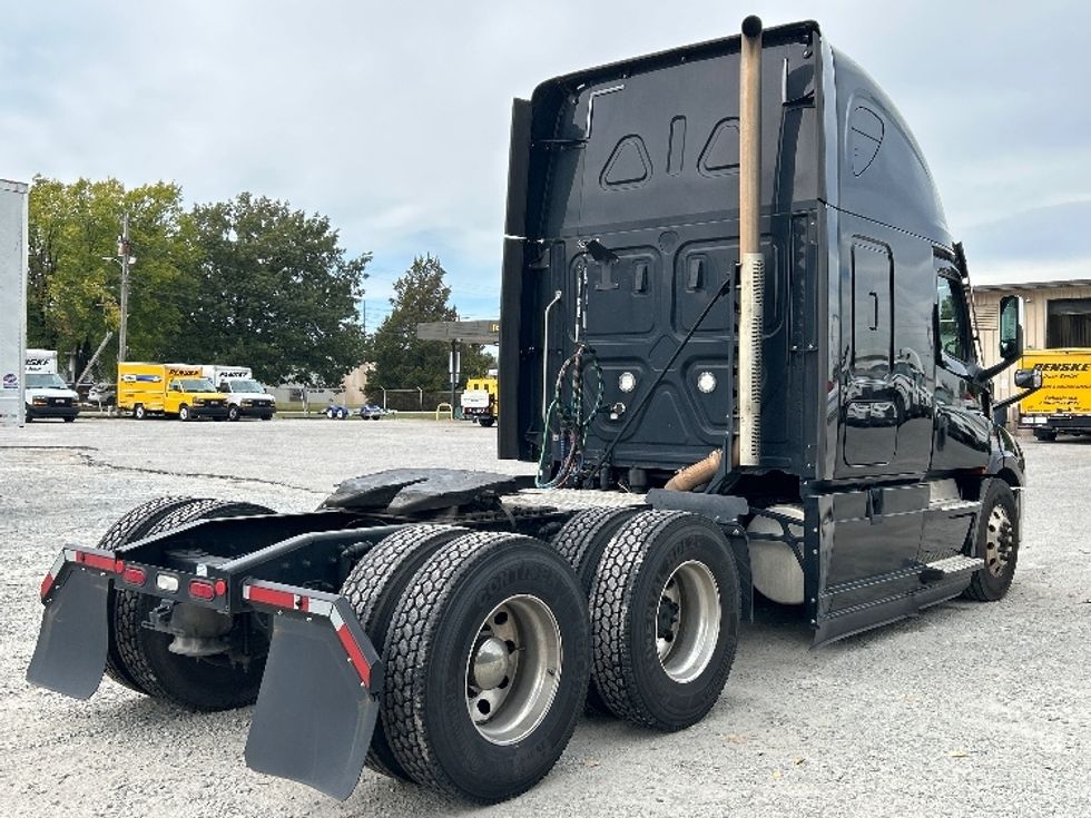 Sleeper Tractor-Heavy Duty Tractors-Freightliner-2020-T11664ST-Jackson-TN-364,983\n\t\tmiles-$ 65,750 - Image 7