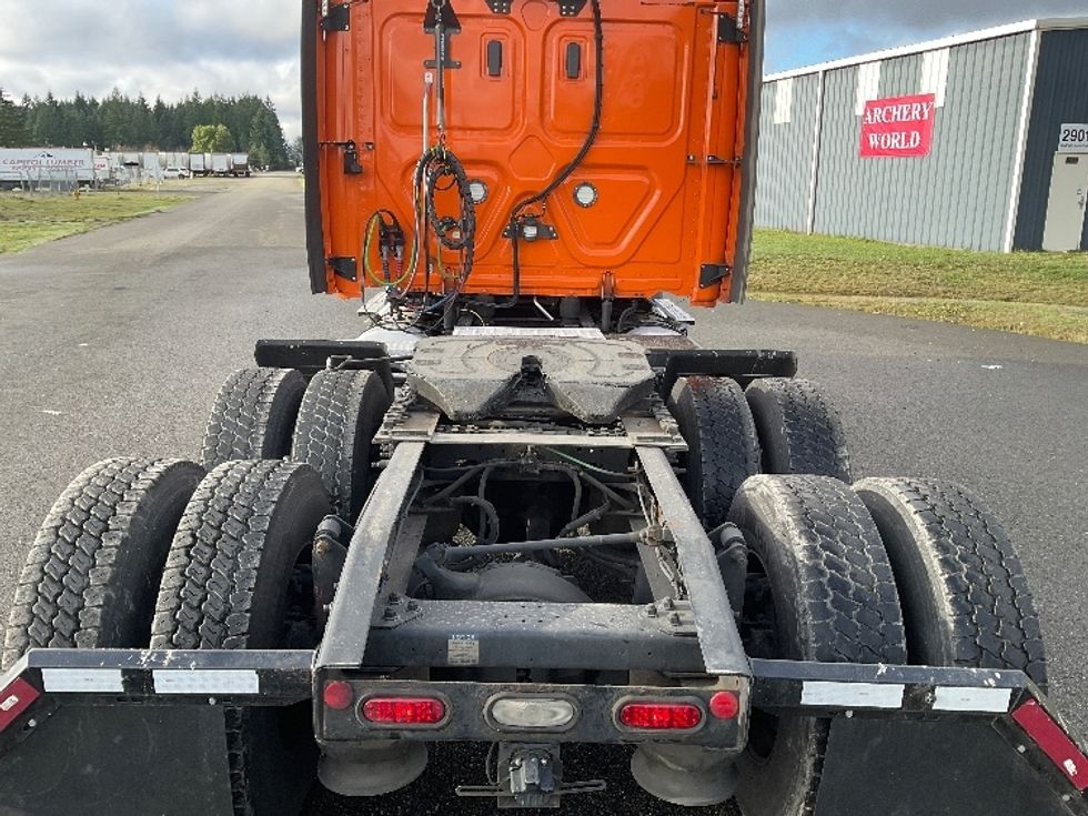 Sleeper Tractor-Heavy Duty Tractors-Freightliner-2020-T11664ST-Lacey-WA-352,207\n\t\tmiles-$ 66,000 - Image 6