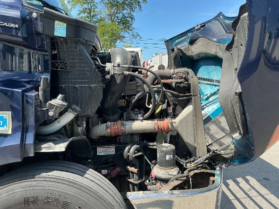 Sleeper Tractor-Heavy Duty Tractors-Freightliner-2020-T11664ST-Lexington-KY-733,762\n\t\tmiles-$ 39,250 - Image 20